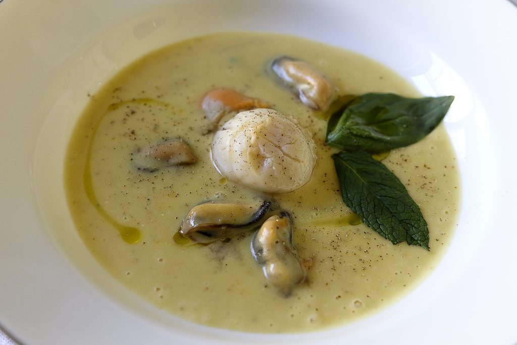 Cuore di Capasanta e Cozze in Vellutata di Zucca e Patate al Profumo di Menta