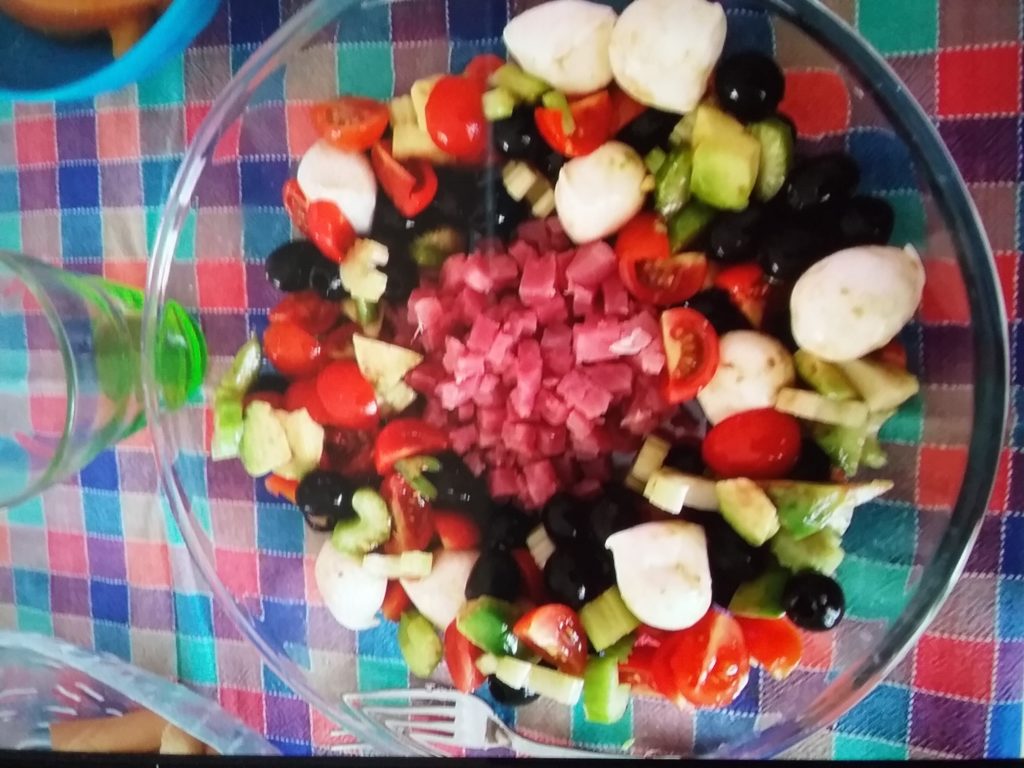 Tartare di Tonno in Insalata
