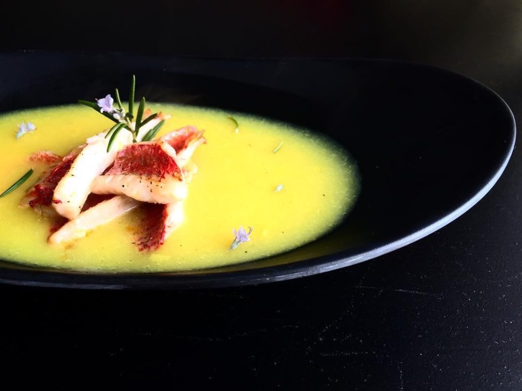 Crema di Patate allo Zafferano con Filetto di Triglia al Rosmarino