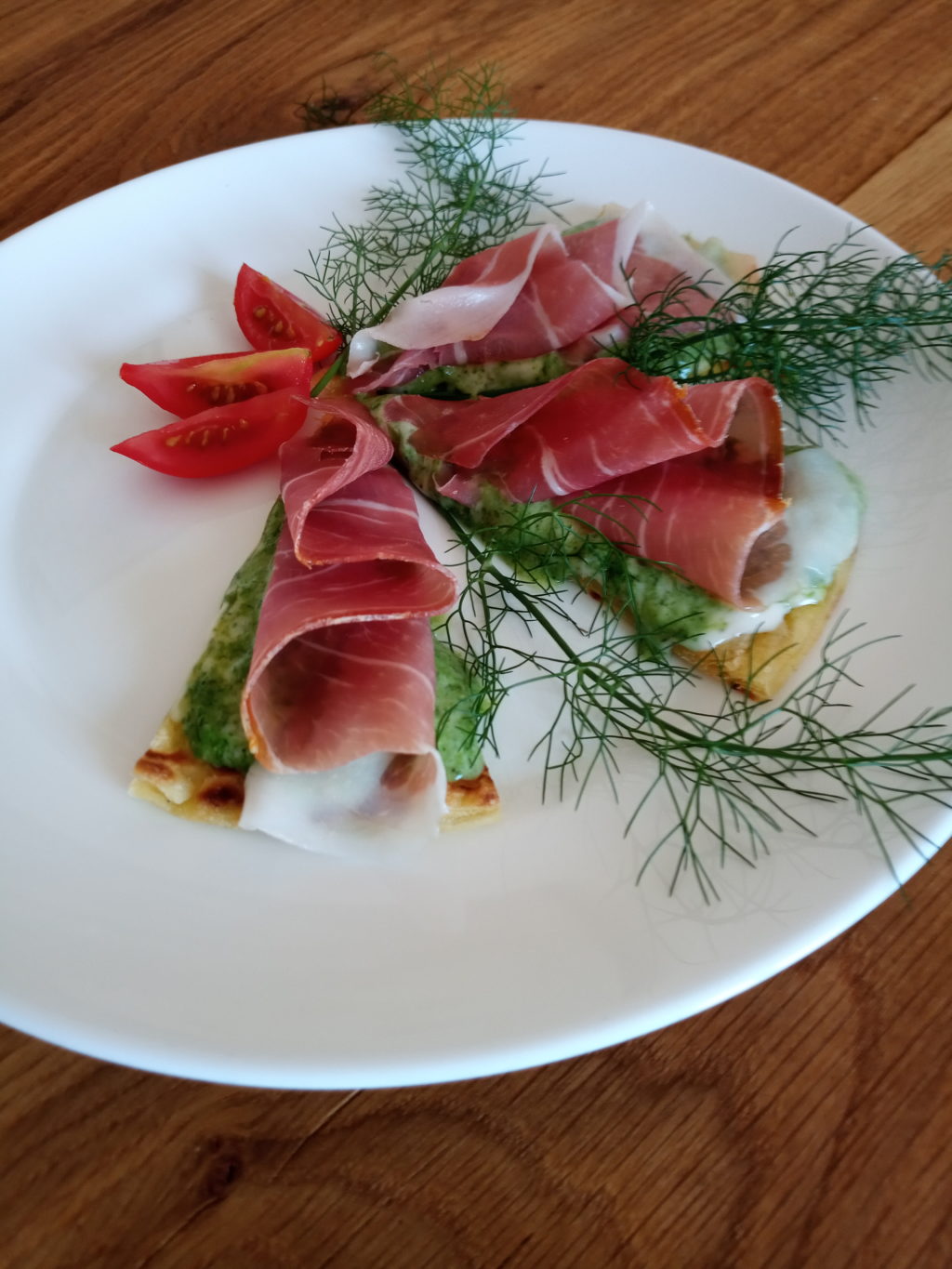 Crescia D’urbino con Squacquerone in Porchetta