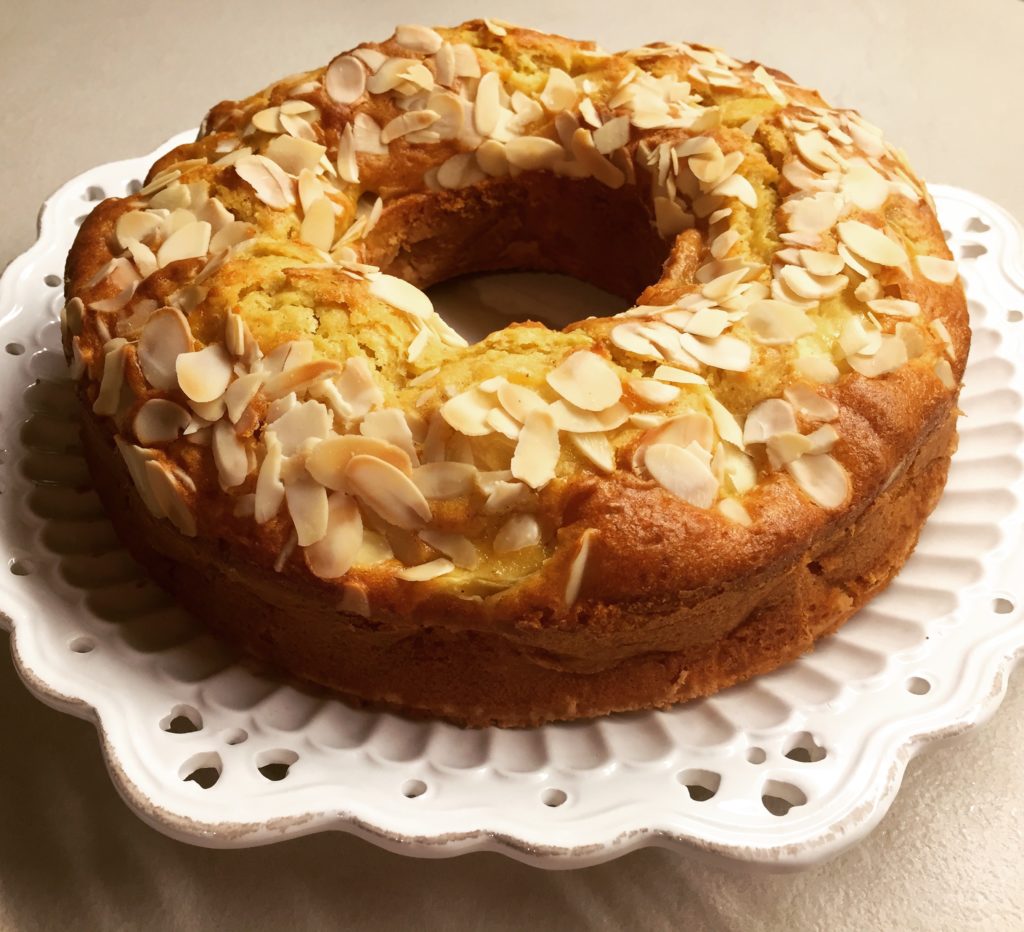 Ciambella allo Yogurt con Pere Volpine