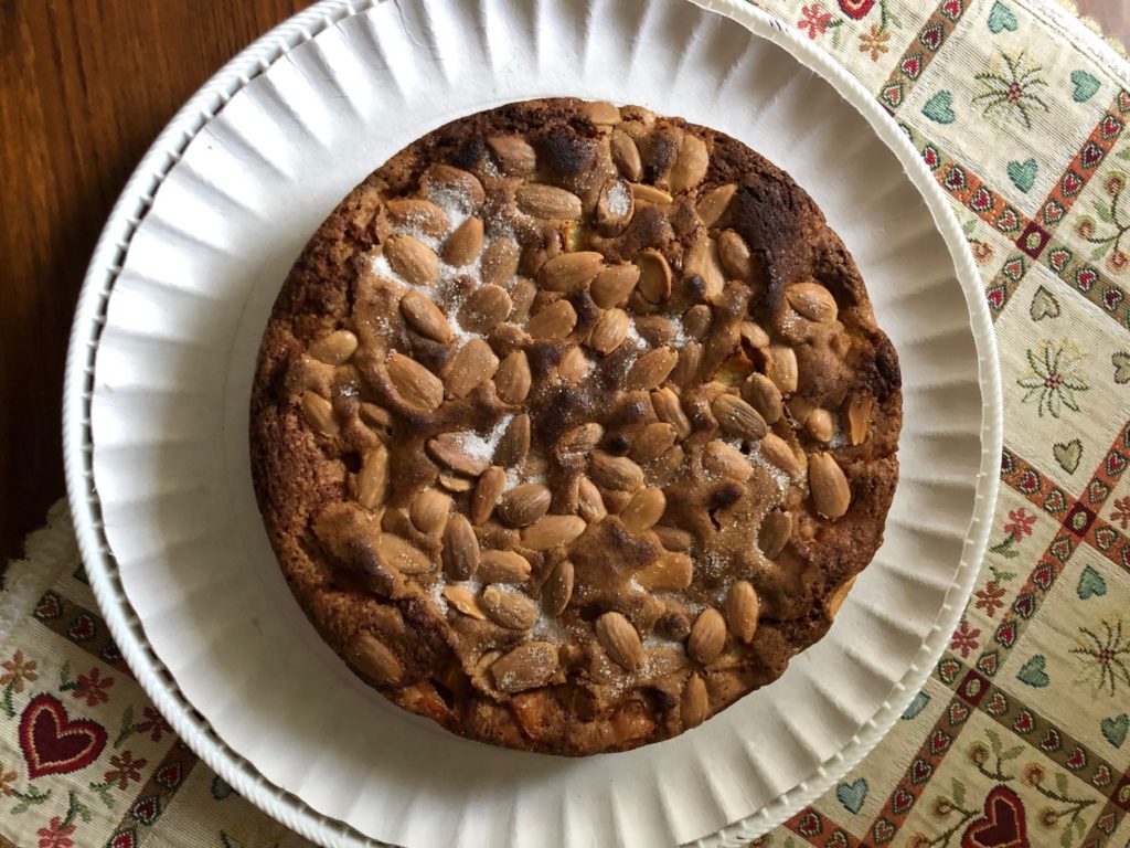 Ciambella Autunnale con Mele e Mandorle
