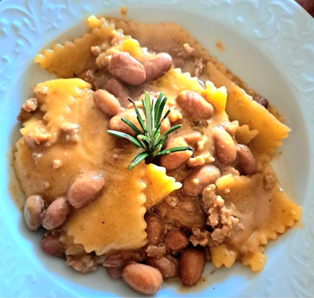 Cresc’ Tajat con Borlotti e Salsiccia Marchigiana