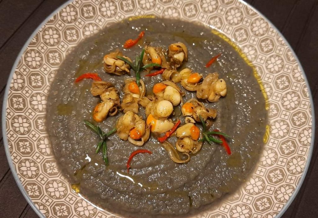 Crema di Cavolfiore Viola con Patata Doce e Canestrelli