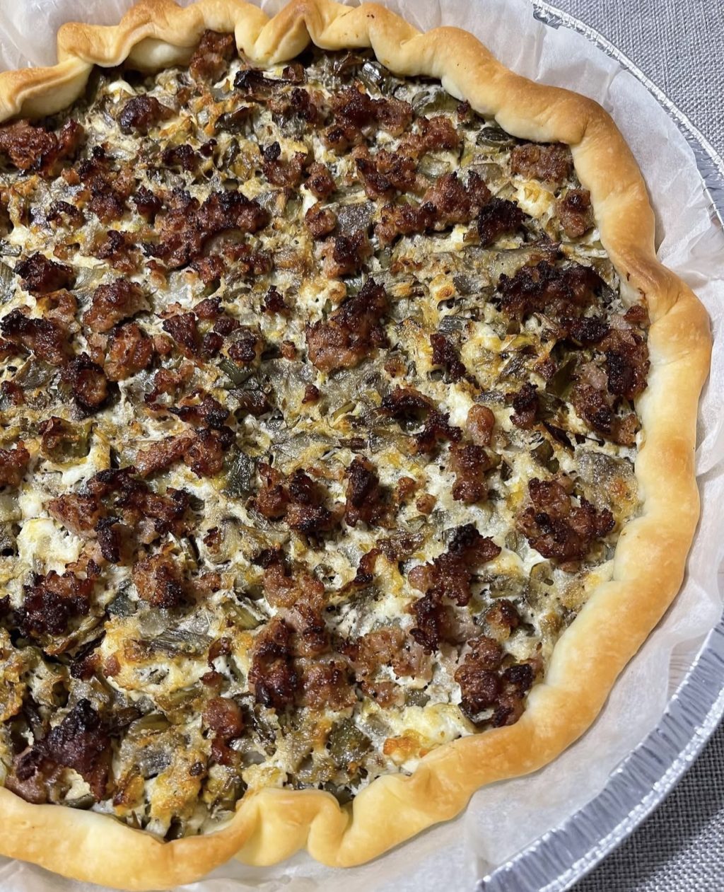 Torta Salata con Carciofi, Porro, Salsiccia e Ricotta