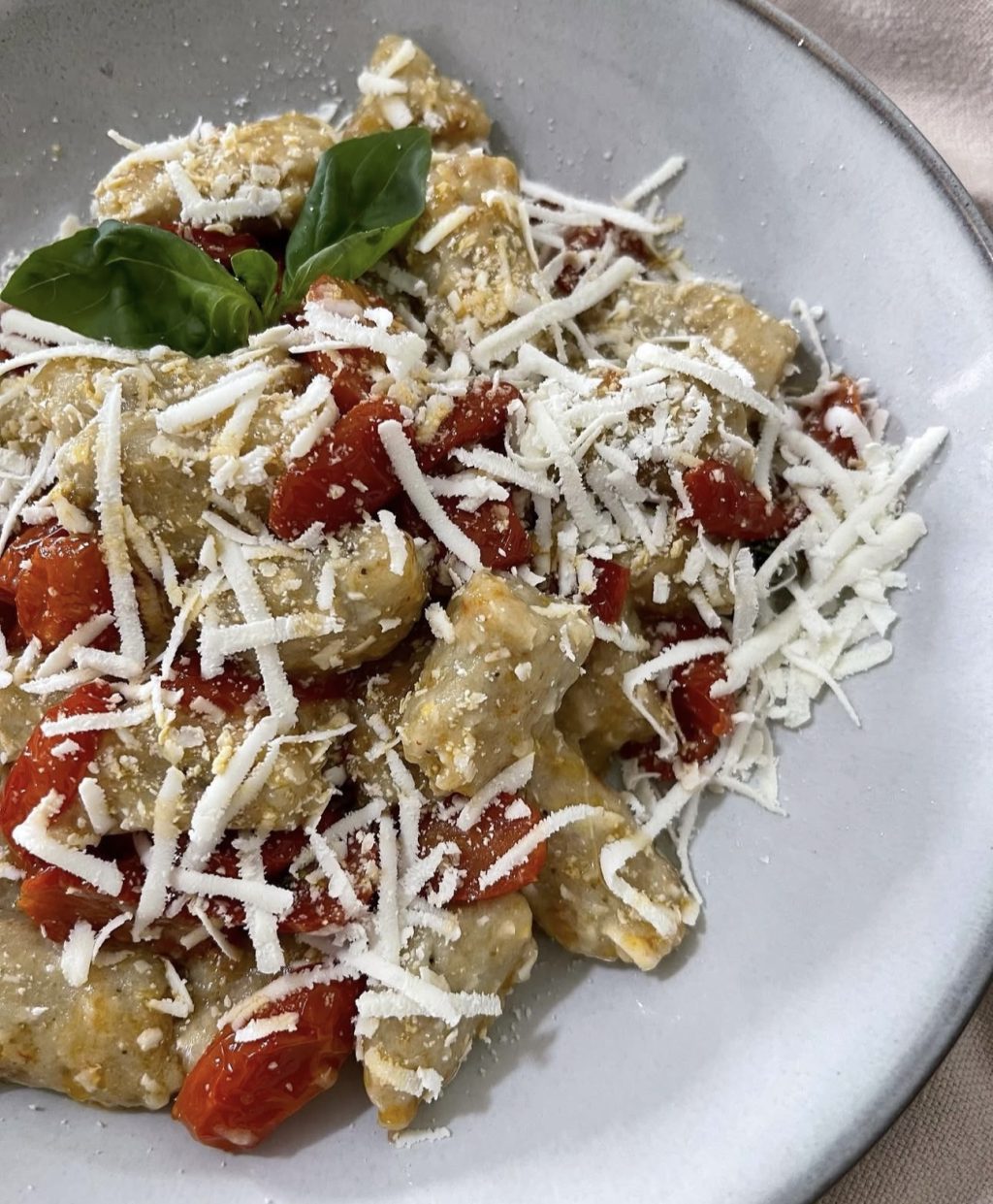 Gnocchi di Melanzane con Pomodorini, Ricotta Salata e Basilico