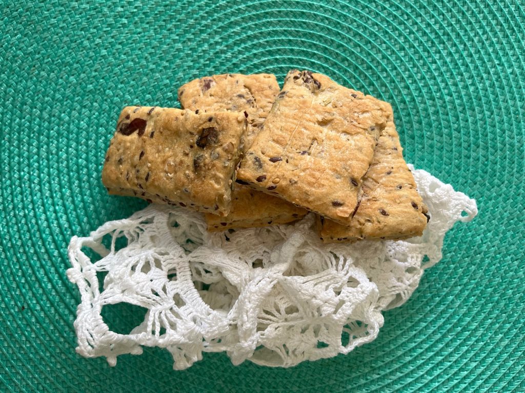 Biscotti Salati ai Semi Misti e Parmigiano