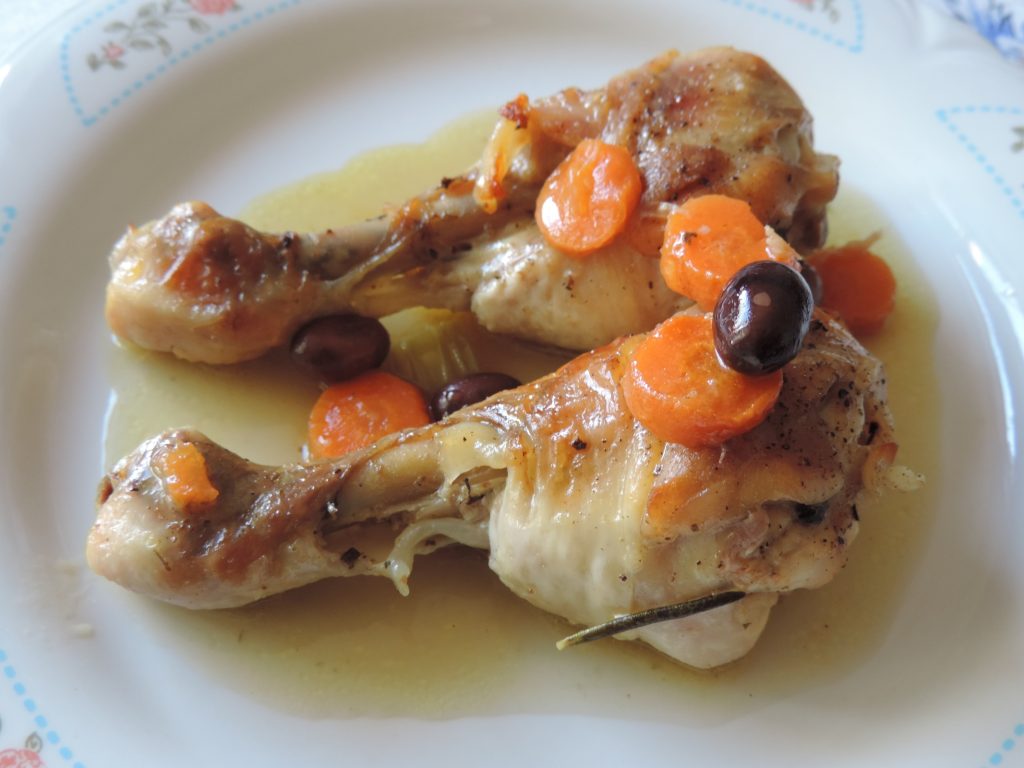 Coscette di Pollo in Potacchio con Olive, Sedano e Carote