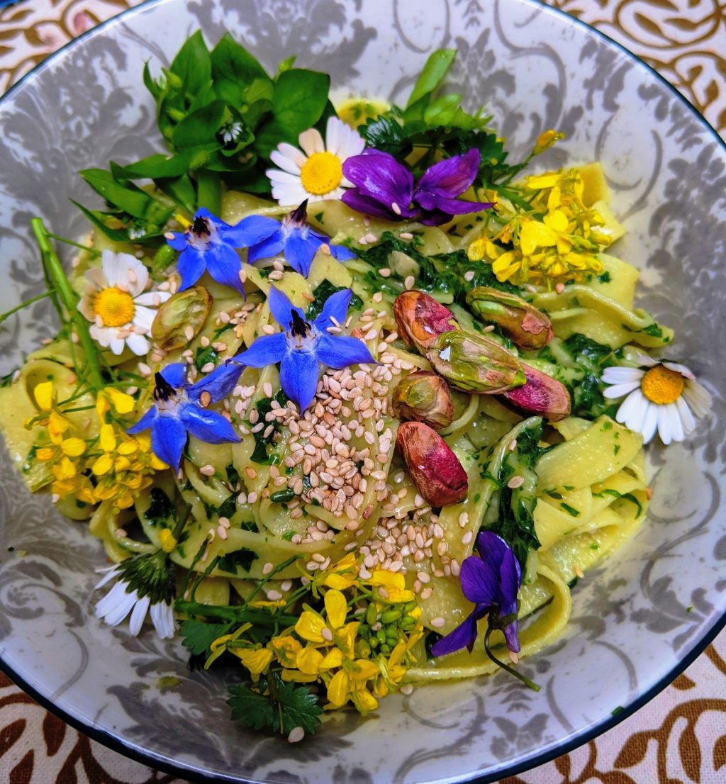 Tagliatelle agli Stridoli e Fiori di Campo
